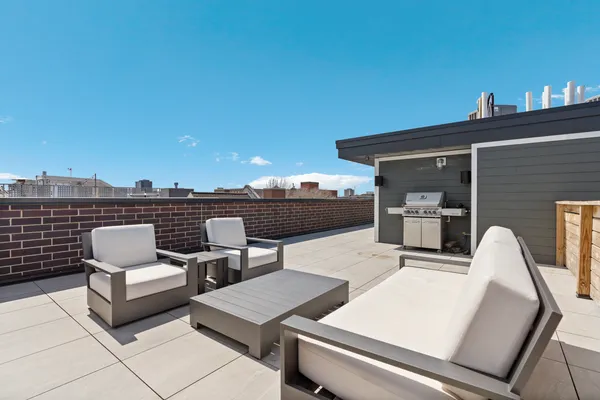 $899,000 | 1525 North Bosworth Avenue, Unit 3S, Chicago, IL 60642