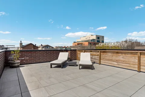 $899,000 | 1525 North Bosworth Avenue, Unit 3S, Chicago, IL 60642