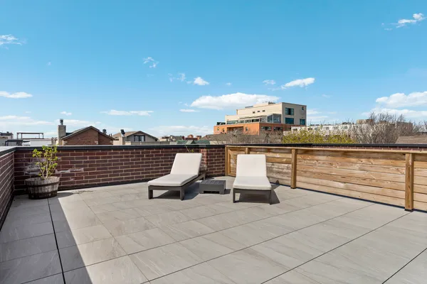 $899,000 | 1525 North Bosworth Avenue, Unit 3S, Chicago, IL 60642