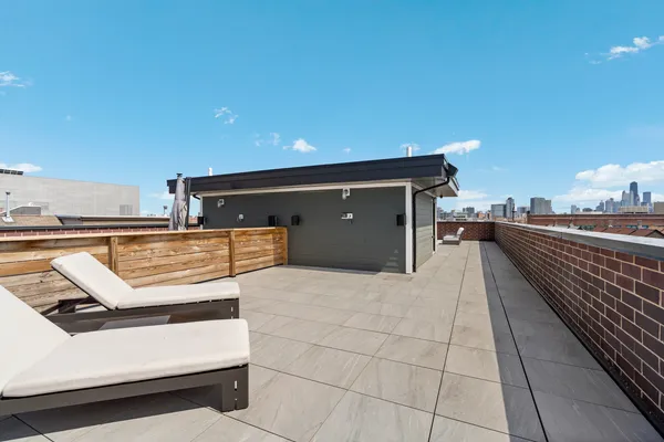 $899,000 | 1525 North Bosworth Avenue, Unit 3S, Chicago, IL 60642