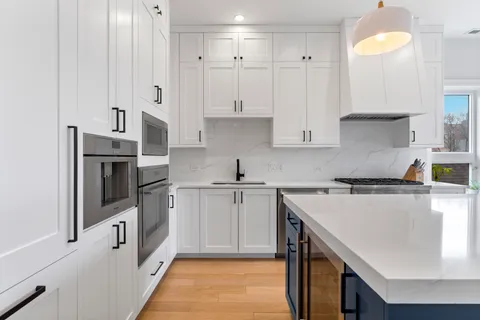 $899,000 | 1525 North Bosworth Avenue, Unit 3S, Chicago, IL 60642