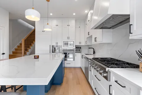 $899,000 | 1525 North Bosworth Avenue, Unit 3S, Chicago, IL 60642