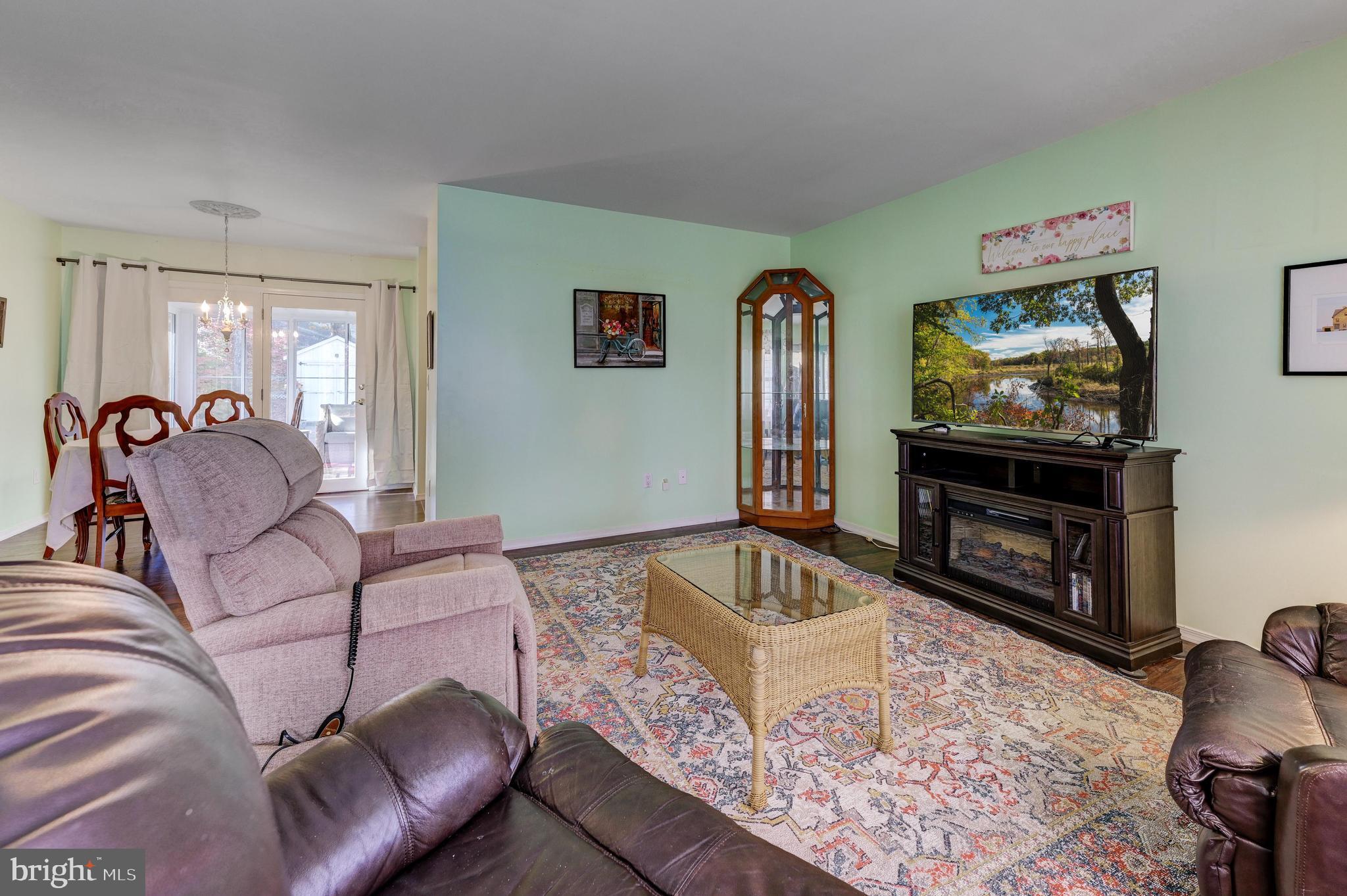 13 Spruce Avenue Hammonton, NJ 08037 - Photo 4 of 25 Bright and spacious