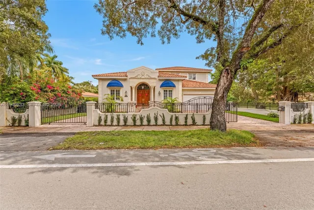 $3,300,000 | 1334 Alhambra Circle, Coral Gables, FL 33134
