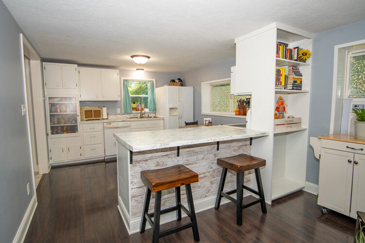 2902 Adams Road Niles, MI 49120 - Photo 3 of 44 2902 Adams Rd Niles Kitchen 9