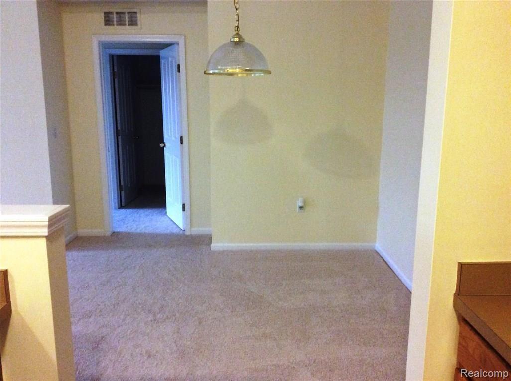 4121 Hampton Ridge Boulevard, Unit 35 Howell, MI 48843 - Photo 17 of 30 DINING AREA-2