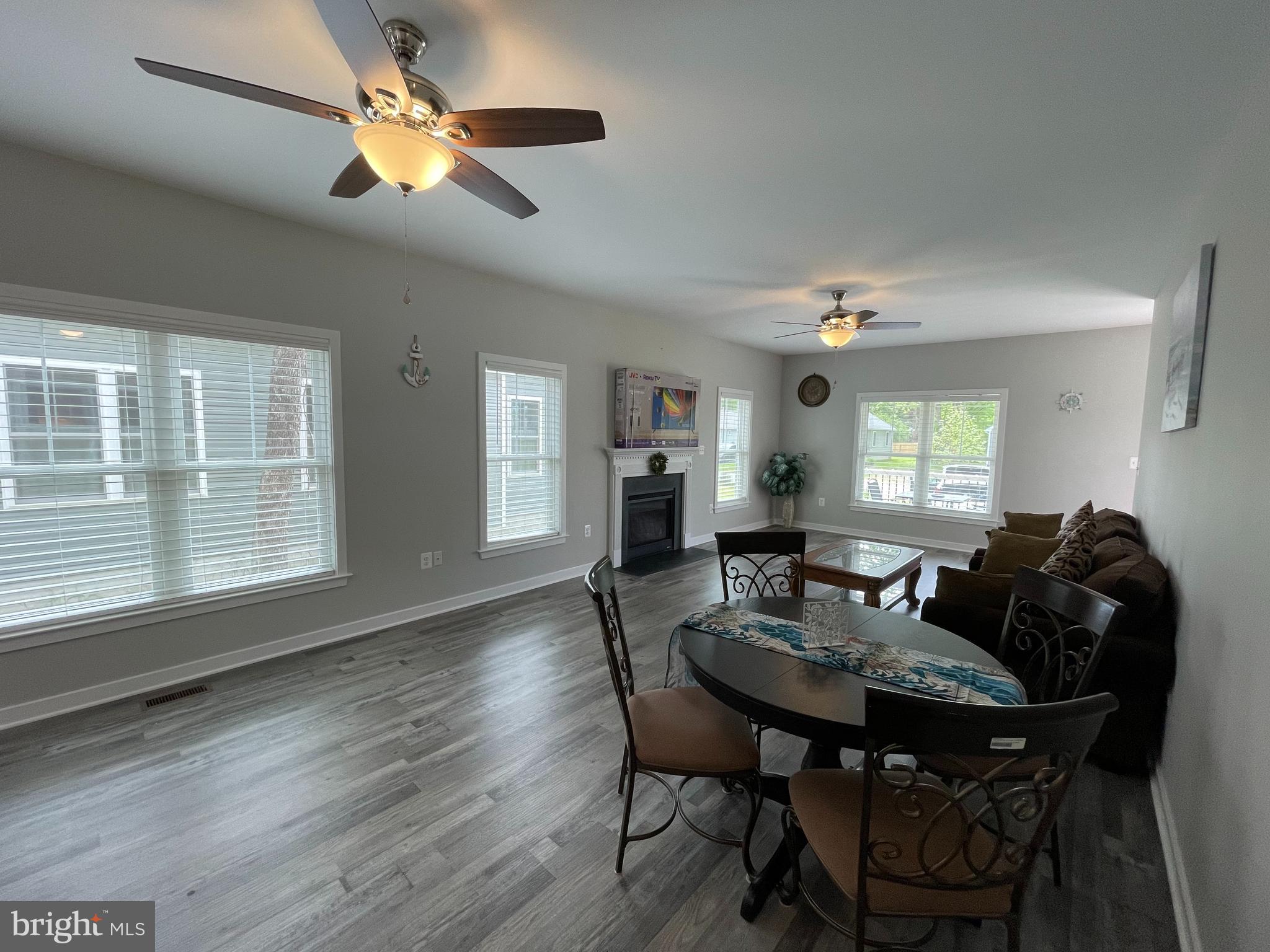 325 2nd Street Colonial Beach, VA 22443 - Photo 14 of 14 a living room with furniture and a window