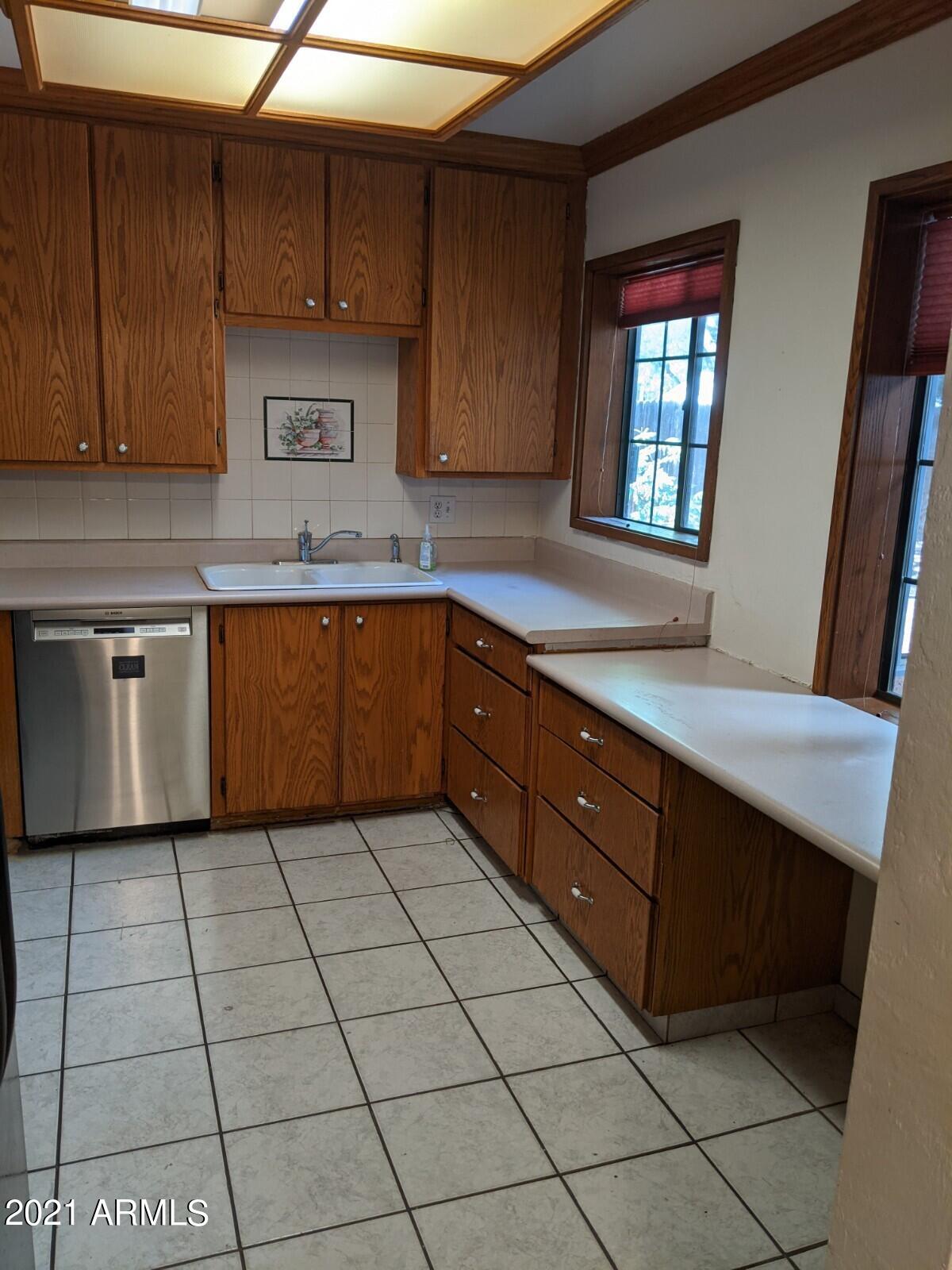 1316 East Lemon Street Tempe, AZ 85281 - Photo 3 of 9 Kitchen