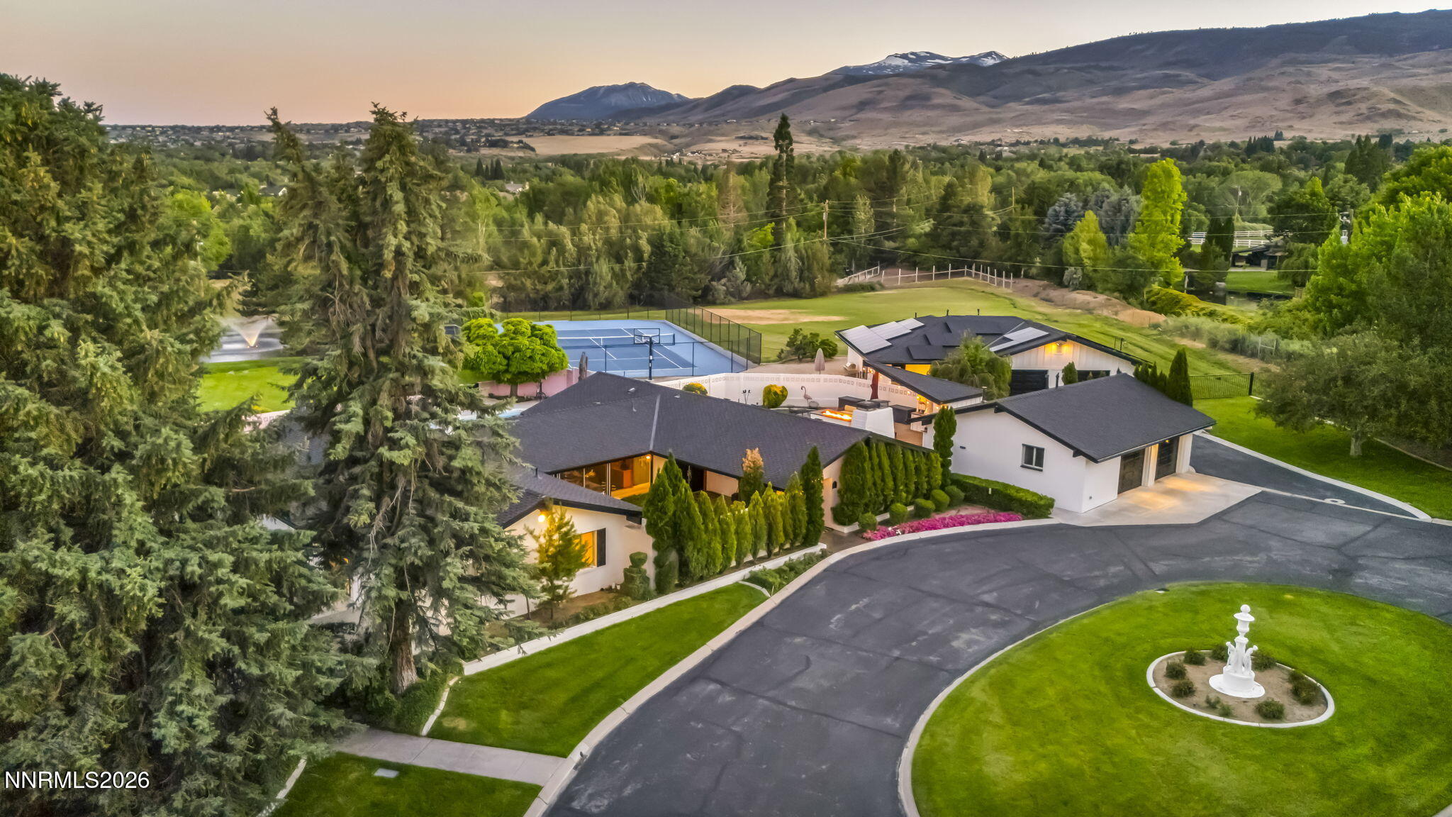 1850 View Crest Drive Reno, NV 89511 - Photo 4 of 45 207-web-or-mls-1850-view-crest-dr (1)