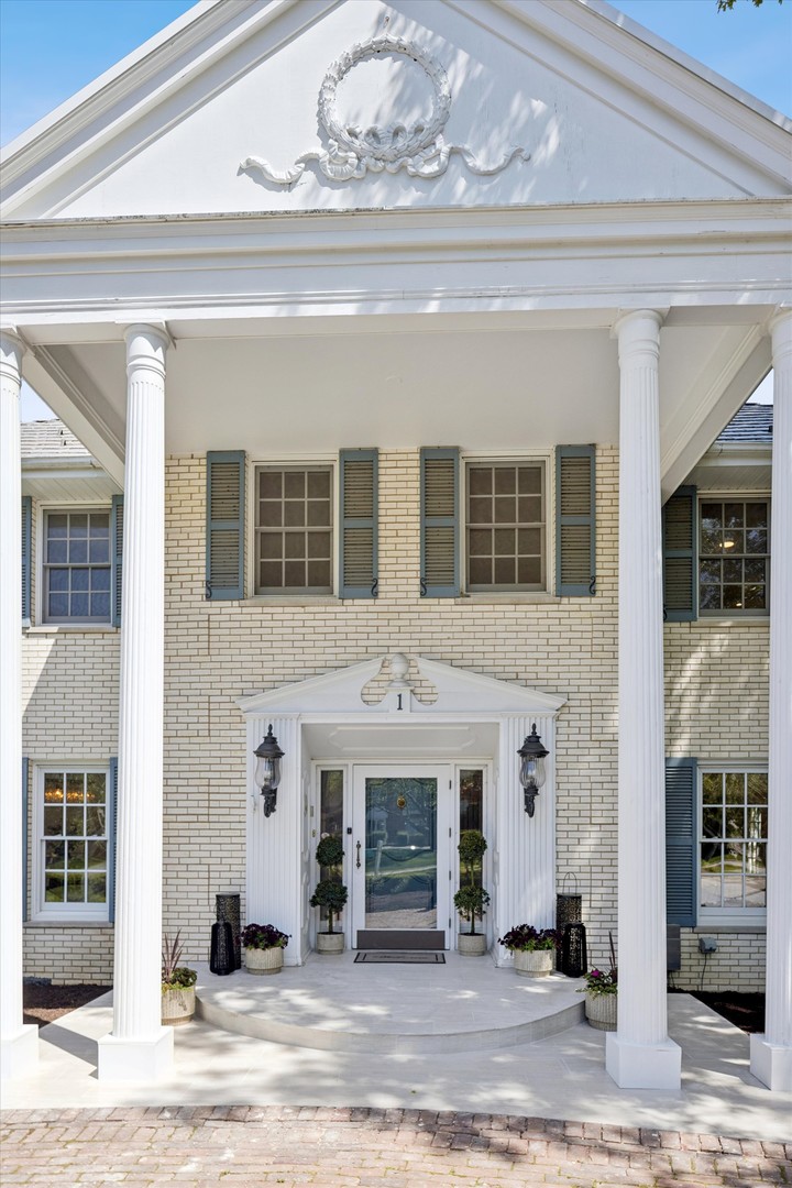 1 Charleston Road Hinsdale, IL 60521 - Photo 4 of 50