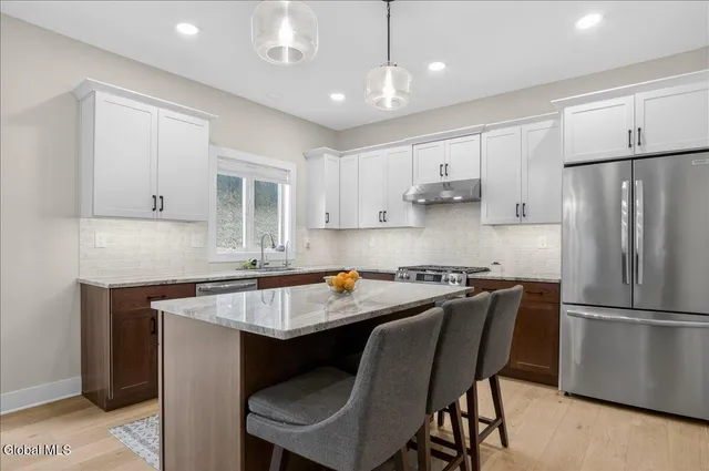 $689,000 | 10 Quail Run, Voorheesville, NY 12186