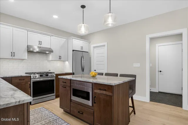 $689,000 | 10 Quail Run, Voorheesville, NY 12186