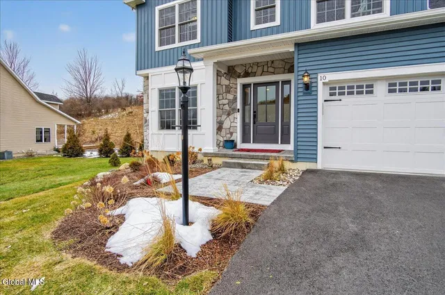 $689,000 | 10 Quail Run, Voorheesville, NY 12186