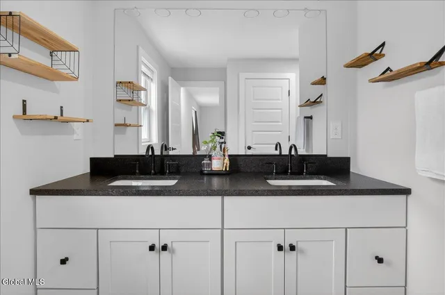 $689,000 | 10 Quail Run, Voorheesville, NY 12186