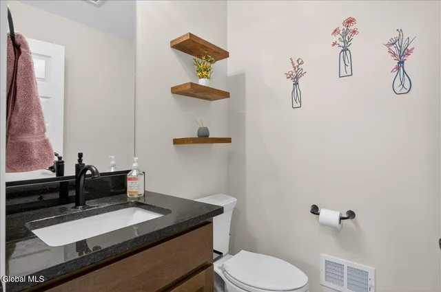 $689,000 | 10 Quail Run, Voorheesville, NY 12186