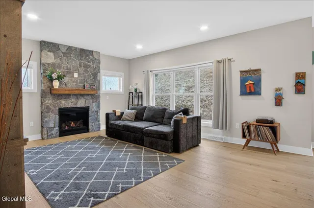 $689,000 | 10 Quail Run, Voorheesville, NY 12186