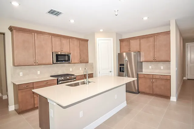 $3,900 | 12546 Triumph Lane, Palm Beach Gardens, FL 33412