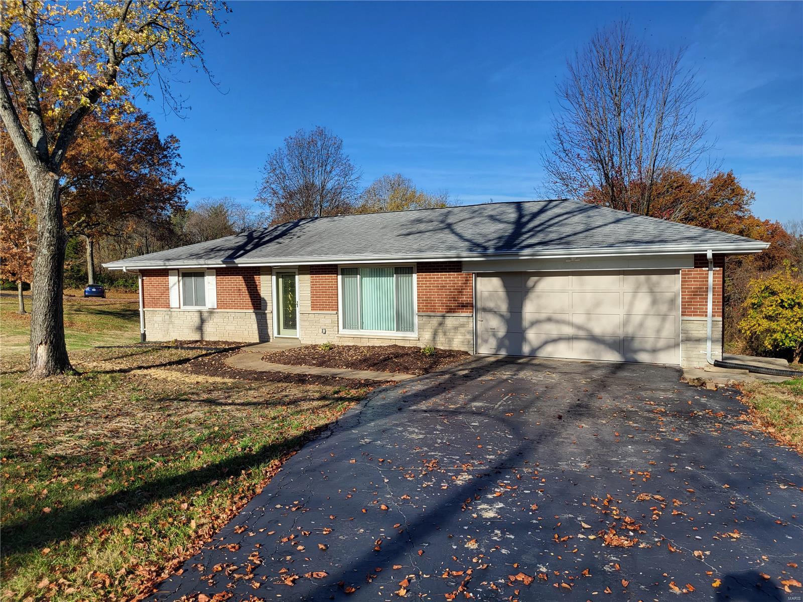 2801 Erb Road St. Louis, MO 63129 - Photo 1 of 16