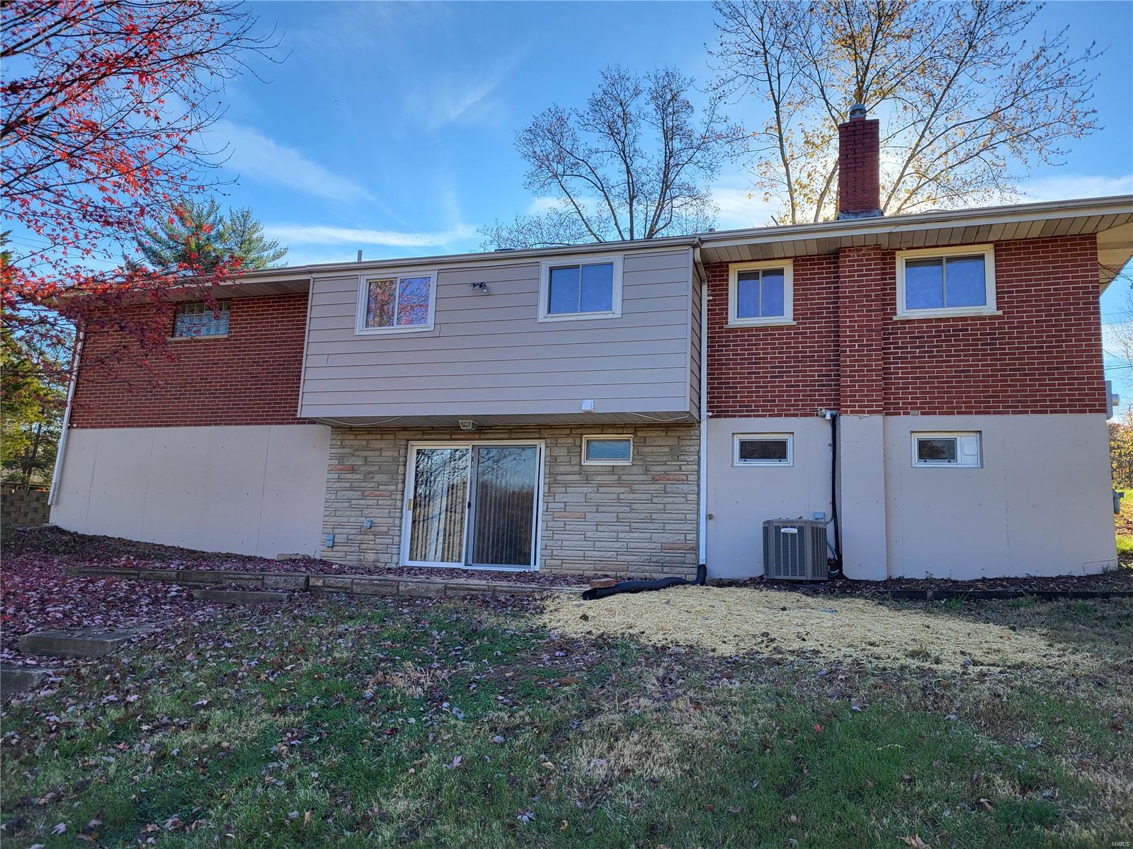 2801 Erb Road St. Louis, MO 63129 - Photo 2 of 16