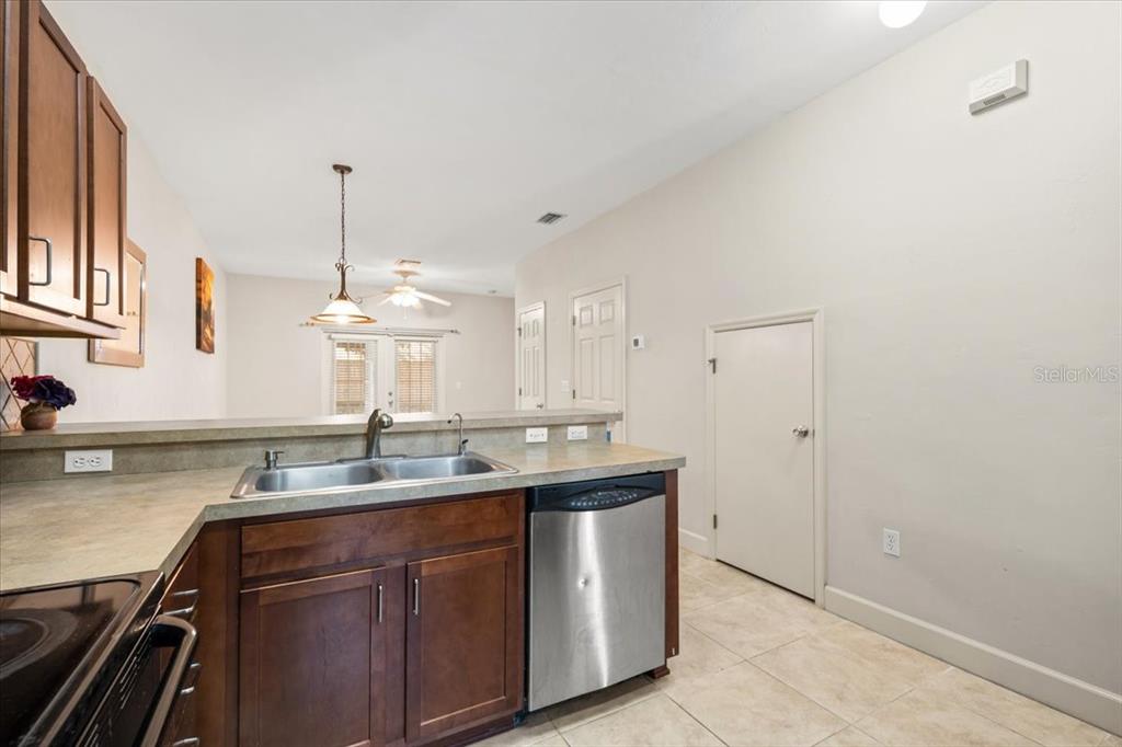 2945 Southwest 35th Place, Unit 137 Gainesville, FL 32608 - Photo 12 of 31