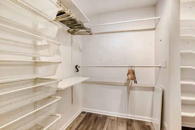 $305,000 | 5400 North Sheridan Road, Unit 202, Chicago, IL 60640