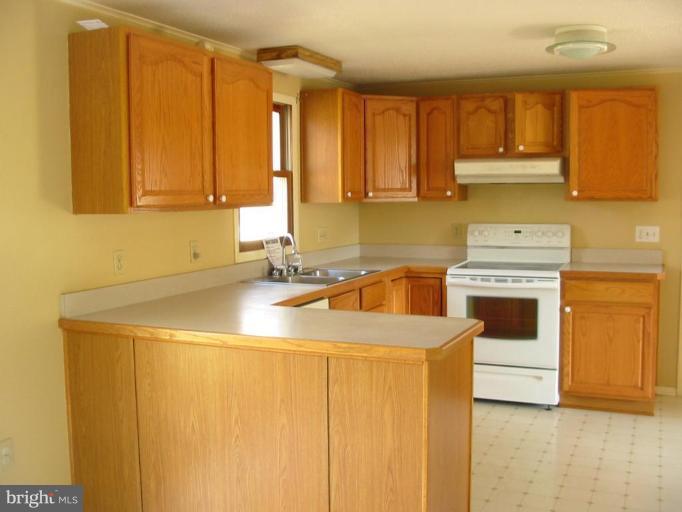 8206 Joshua Court Laurel, MD 20708 - Photo 6 of 7 Kitchen