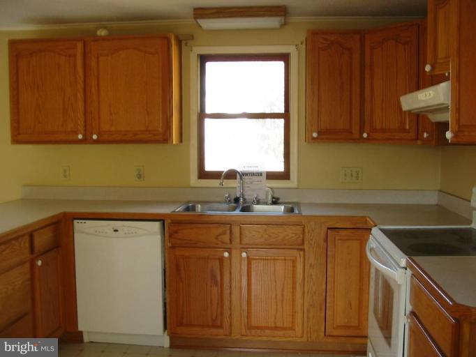 8206 Joshua Court Laurel, MD 20708 - Photo 7 of 7 Kitchen #2