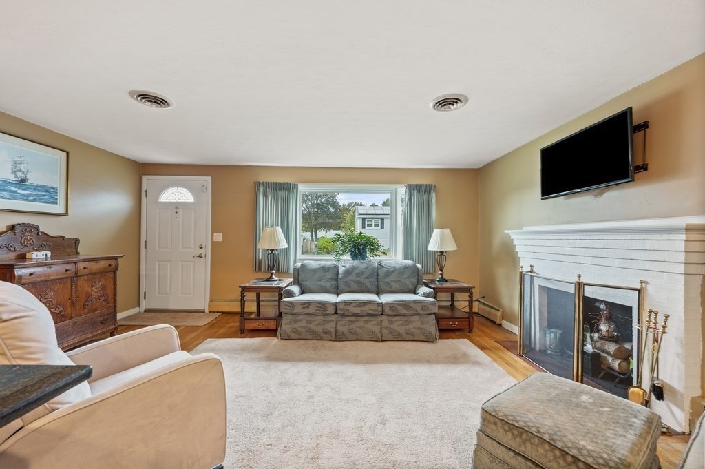 16 Woodcliff Road Holbrook, MA 02343 - Photo 14 of 32 Gallery Image 14