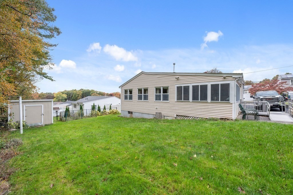 16 Woodcliff Road Holbrook, MA 02343 - Photo 4 of 32 Gallery Image 4