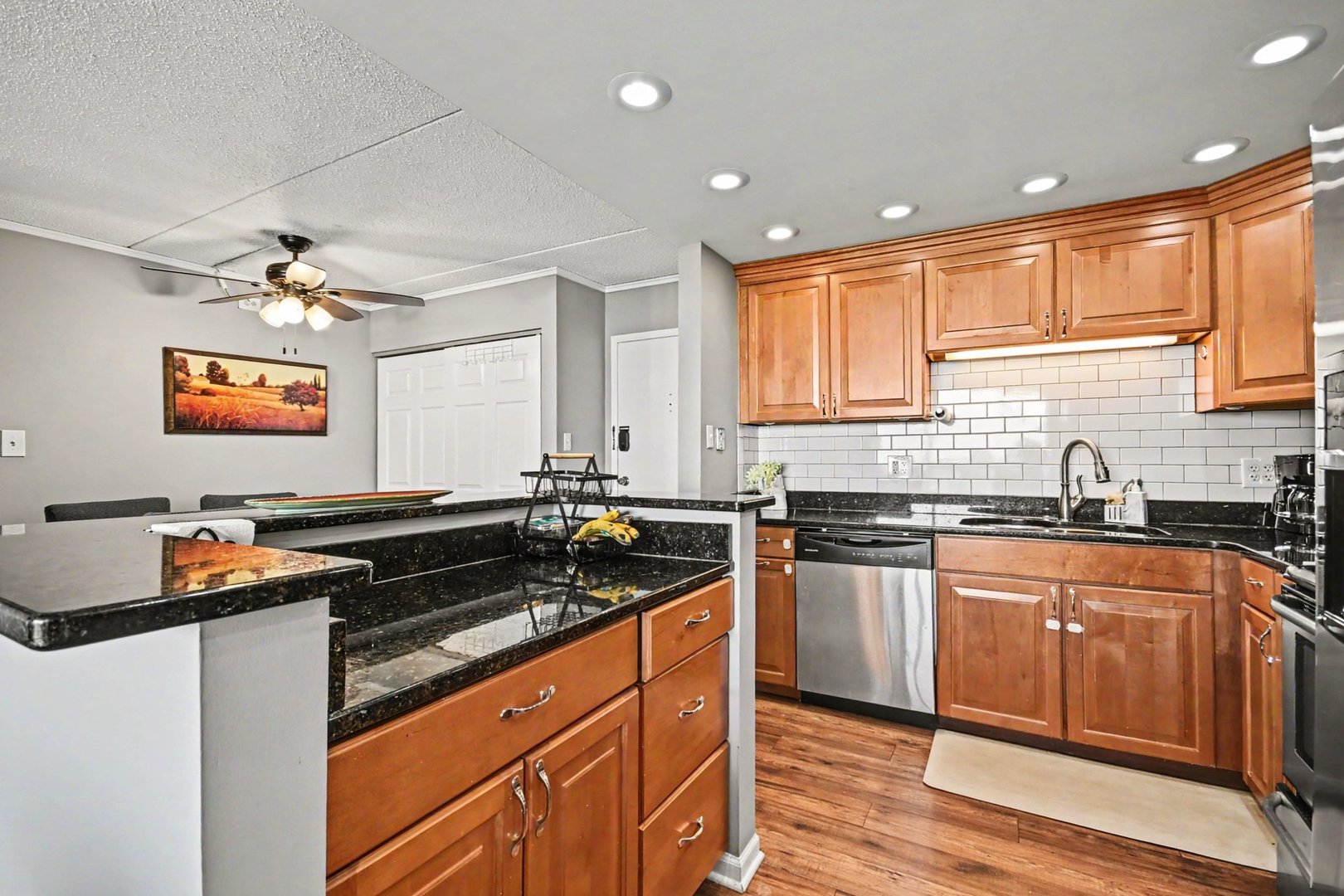 2015 South Finley Road, Unit 1107 Lombard, IL 60148 - Photo 7 of 22 Gallery Image 7