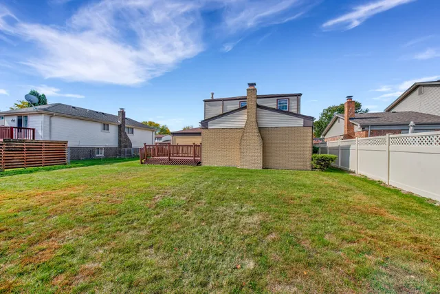 $2,250 | 197 Kings Way, Canton, MI 48188