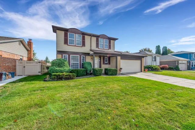 $2,250 | 197 Kings Way, Canton, MI 48188