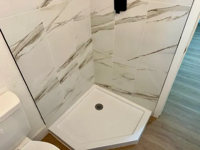 a bathroom with a tub