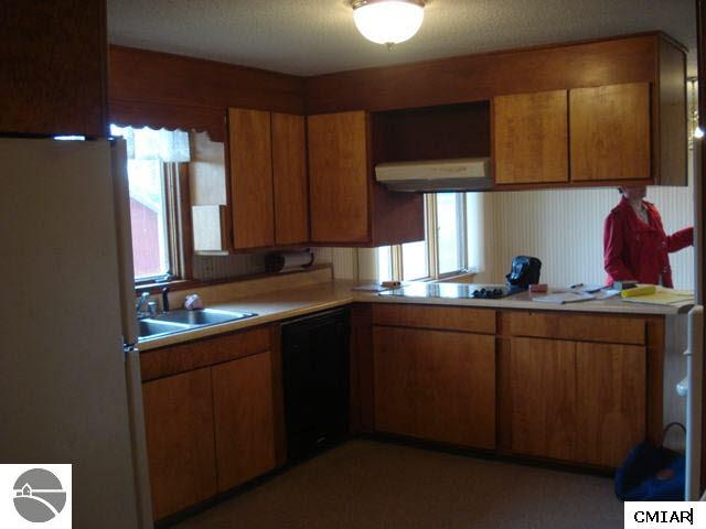 10652 East Stevenson Lake Road Coleman, MI 48618 - Photo 4 of 9 1771576-3.JPG