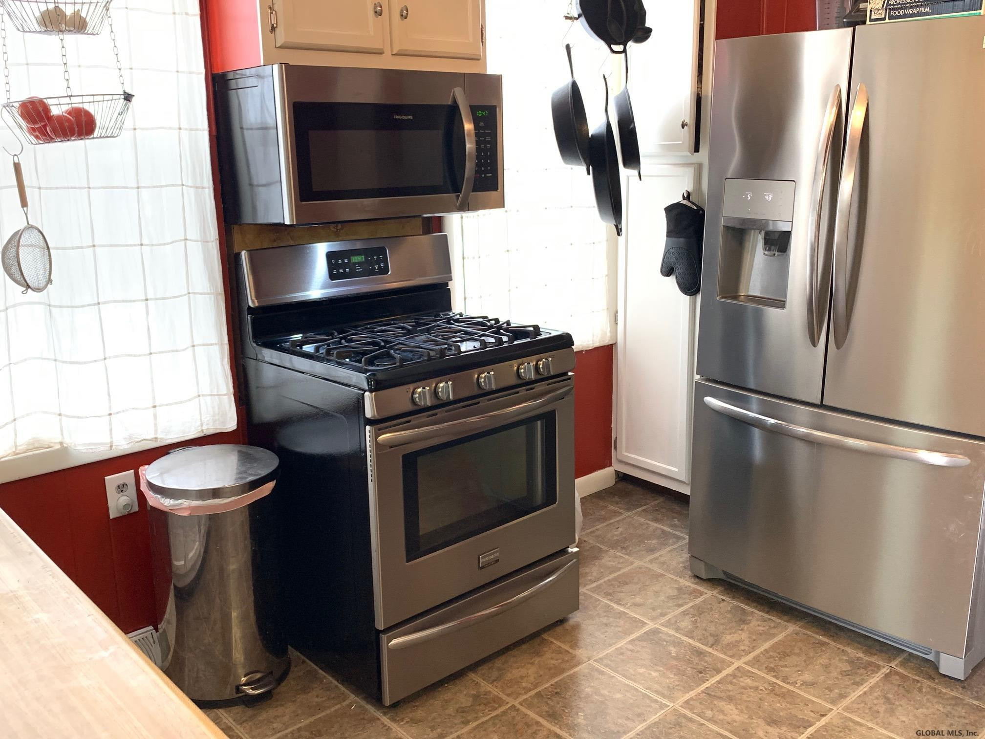1652 Rugby Road Schenectady, NY 12309 - Photo 10 of 27 Photo 10