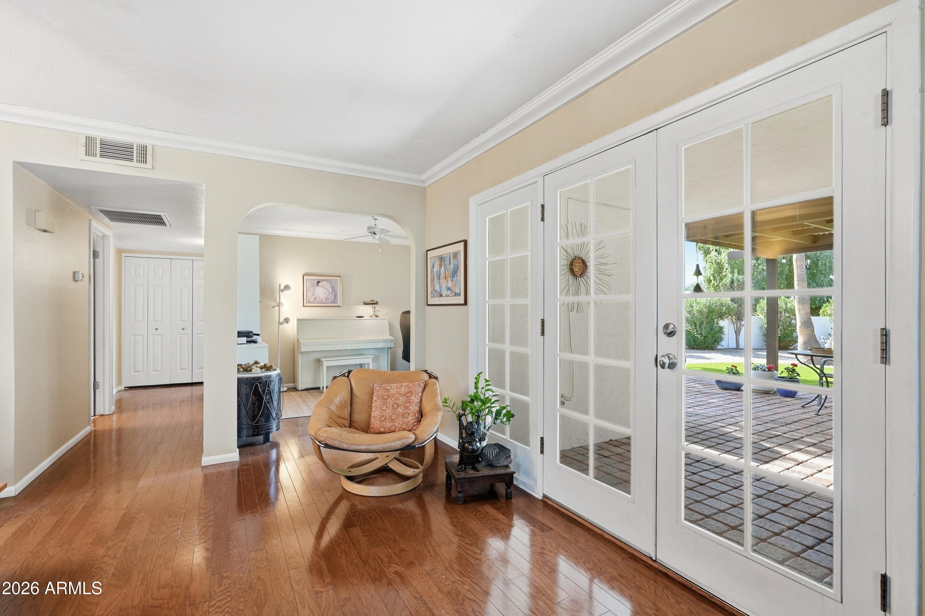 633 East Calavar Road Phoenix, AZ 85022 - Photo 4 of 24 Arched Doorway