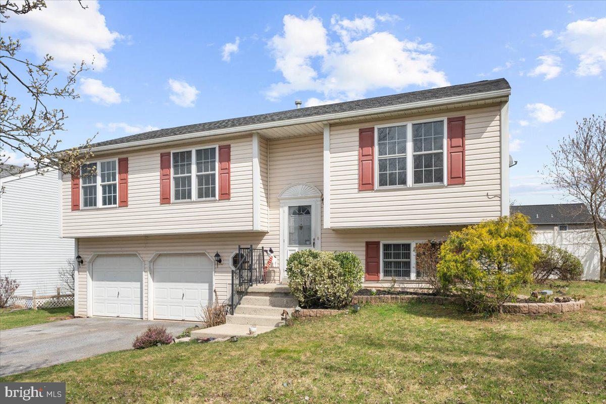 4377 Hillside Road Reading, PA 19606 - Photo 2 of 40 Gallery Image 2