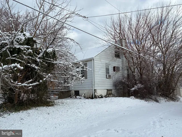 $199,900 | 22 Monroe Street, Reading, PA 19605