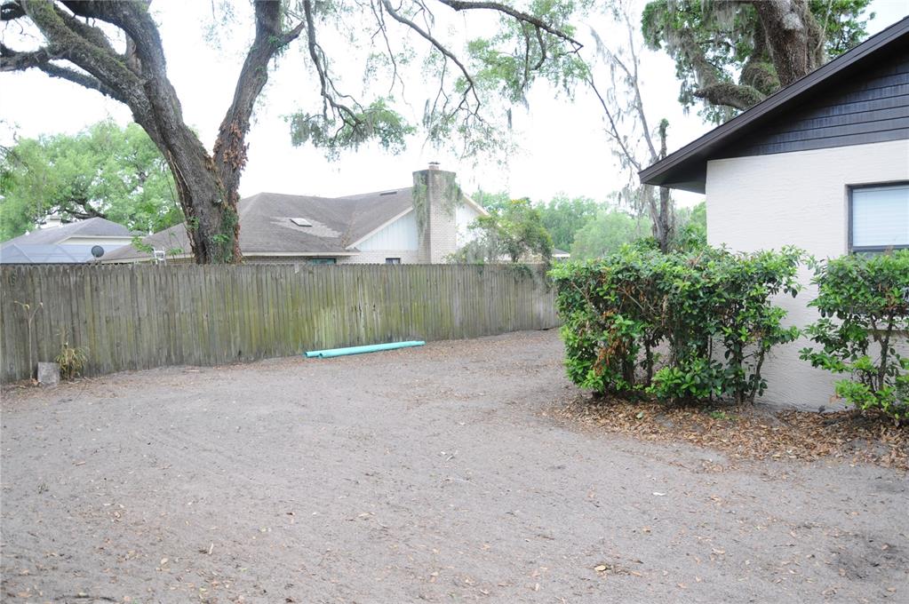 2106 Whitlock Place Dover, FL 33527 - Photo 80 of 83