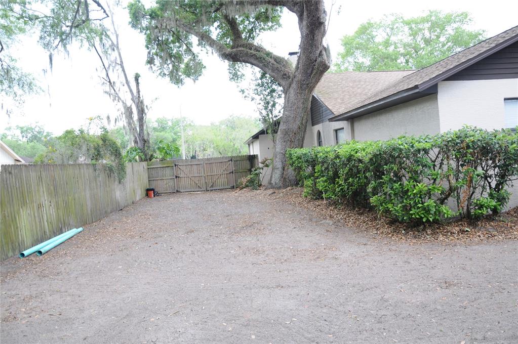 2106 Whitlock Place Dover, FL 33527 - Photo 81 of 83