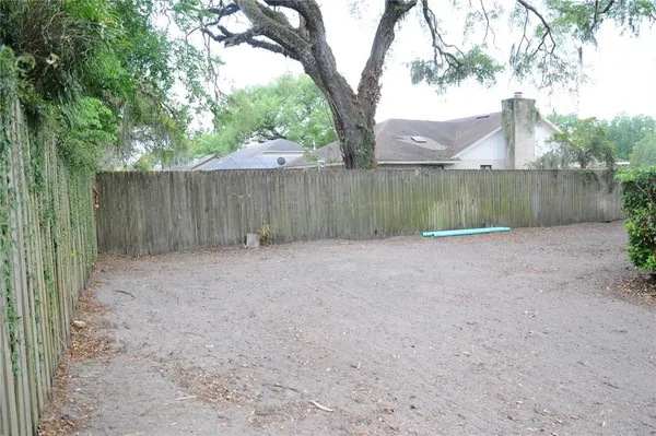 $630,000 | 2106 Whitlock Place, Dover, FL 33527