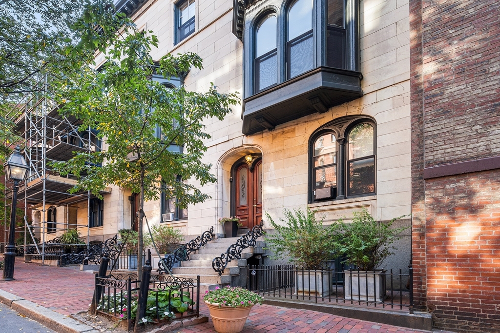 33 Hancock Street, Unit 4 Boston, MA 02114 - Photo 25 of 29 a front view of a house