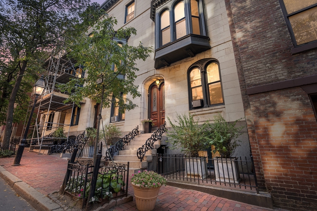 33 Hancock Street, Unit 4 Boston, MA 02114 - Photo 3 of 29 a front view of a house