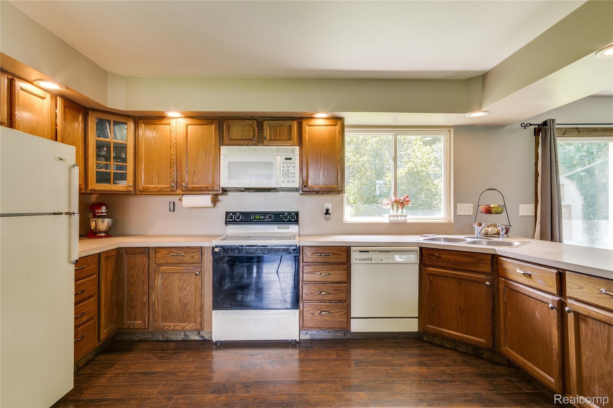 3495 West Dewey Road Owosso, MI 48867 - Photo 8 of 23 Interiors (10 of 24).jpg