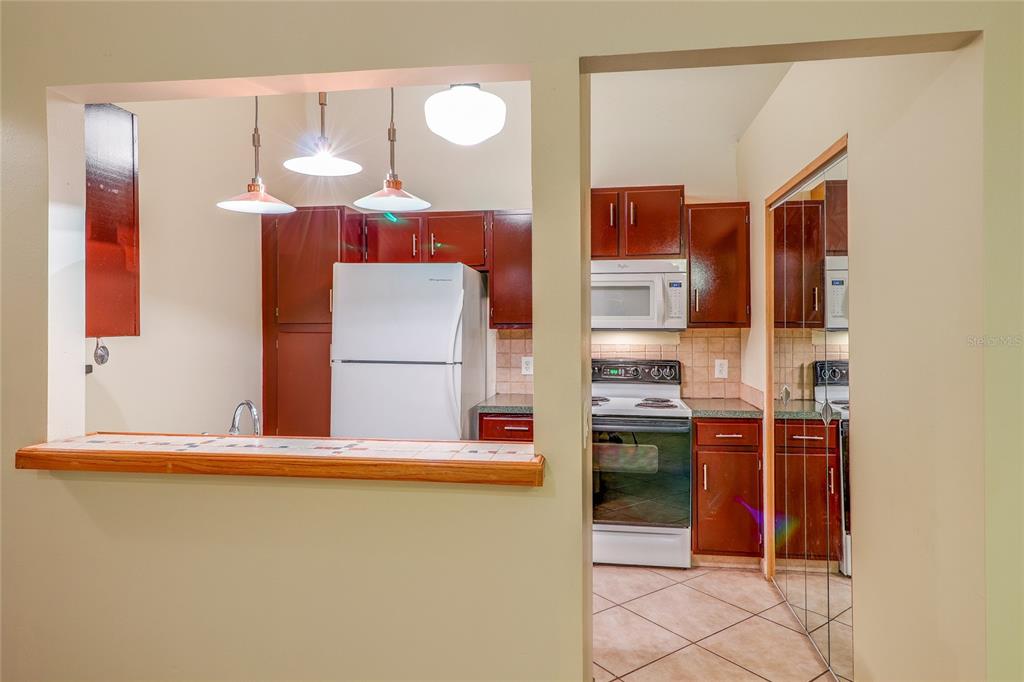 5100 Burchette Road, Unit 1607 Tampa, FL 33647 - Photo 21 of 39 a bathroom with a sink and a mirror