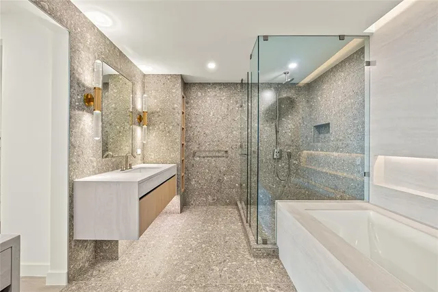 $3,495,000 | 900 North Ocean Boulevard, Unit 1604, Pompano Beach, FL 33062