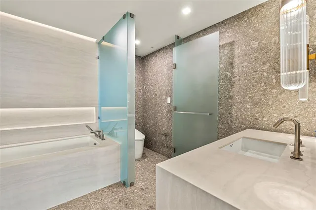 $3,495,000 | 900 North Ocean Boulevard, Unit 1604, Pompano Beach, FL 33062