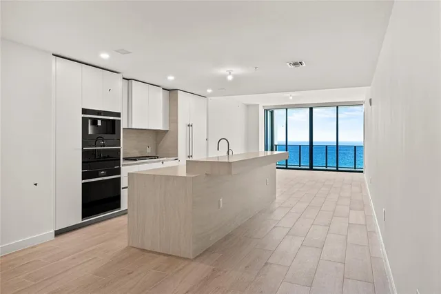 $3,495,000 | 900 North Ocean Boulevard, Unit 1604, Pompano Beach, FL 33062