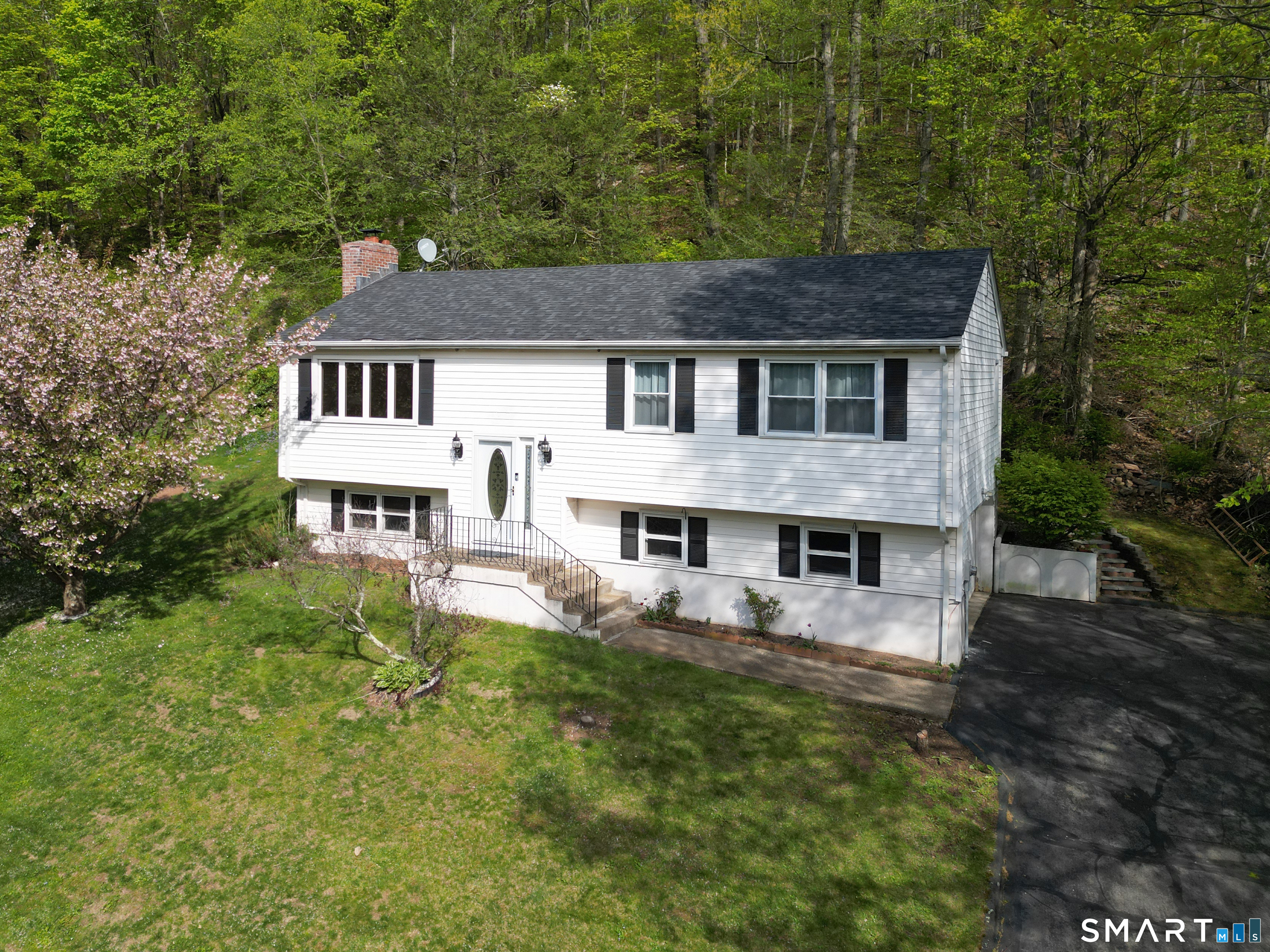 102 Metacomet Road Plainville, CT 06062 - Photo 1 of 1 Gallery Image 1