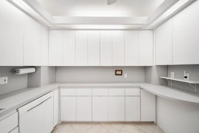 $939,995 | 1950 South Ocean Drive, Unit 18Q, Hallandale Beach, FL 33009